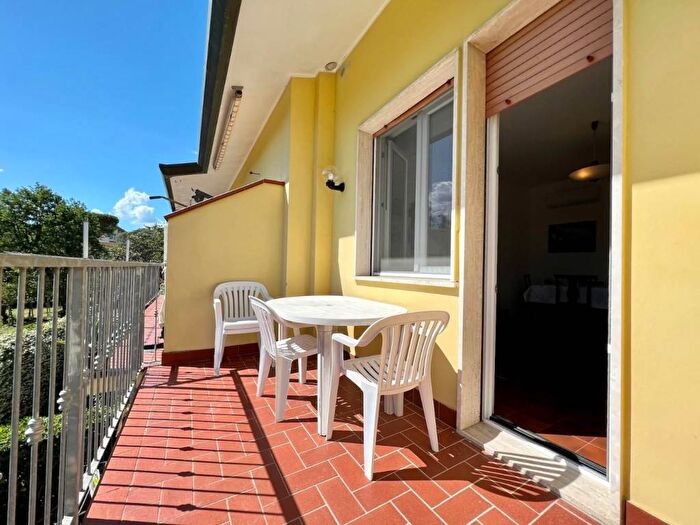 Appartamento quadrilocale in affitto in Via Comano, Marina di Massa Centro, Massa