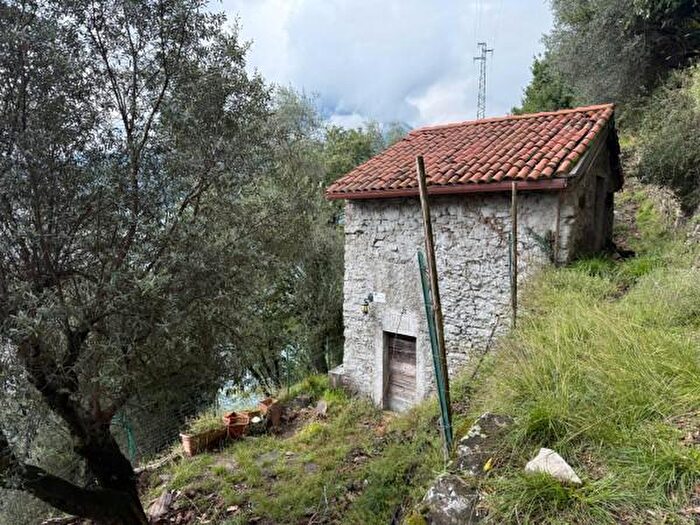 Casa bilocale in vendita in Via Statale Regina, Colonno