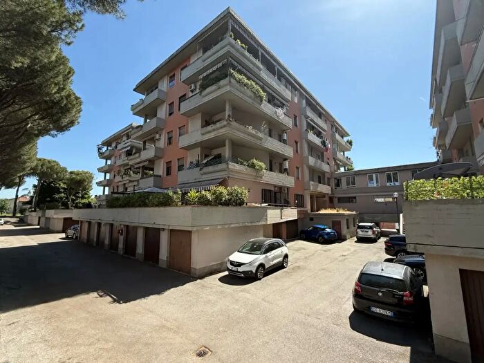 Appartamento con 5 locali in vendita in Via Castronella, Firenze