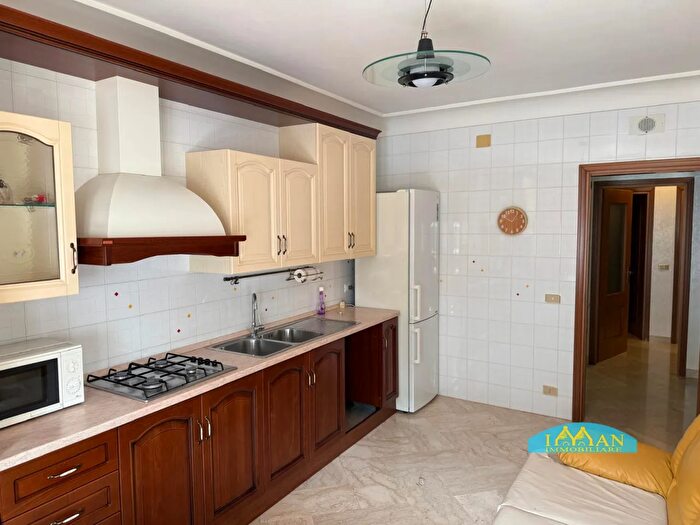 Appartamento trilocale in vendita in Via Lucania, Ceglie Messapica