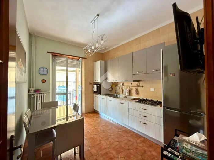 Appartamento trilocale in vendita in Via Francesco Baracca, Torino