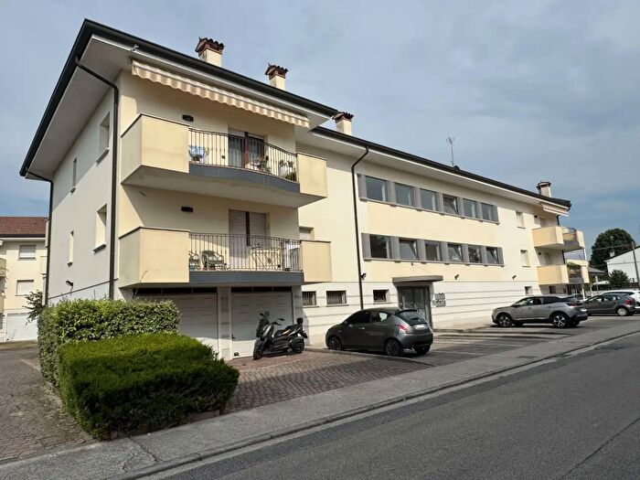 Appartamento bilocale in vendita in Via Gregorutti, Latisana