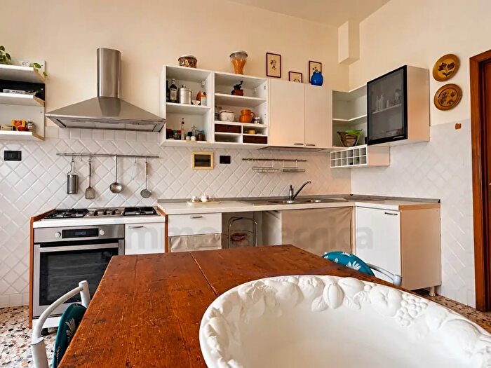 Appartamento con 5 locali in vendita in Via Bologna, Arezzo
