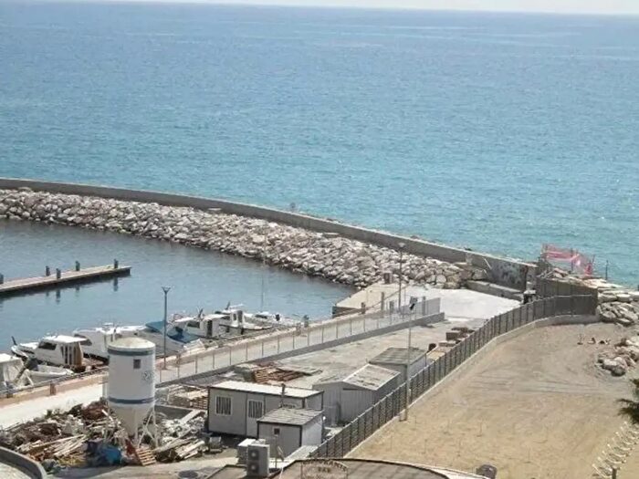 Appartamento trilocale in affitto in Corso Europa, Borghetto Santo Spirito
