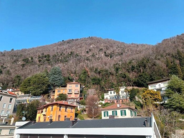Appartamento trilocale in affitto in Valduce Crispi, Como