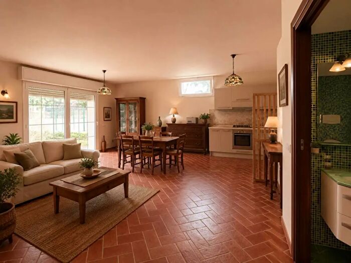Casa con 9 locali in affitto in Voghera