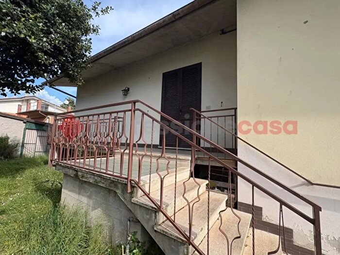 Casa con 5 locali in vendita in Via Colombaia, Barga
