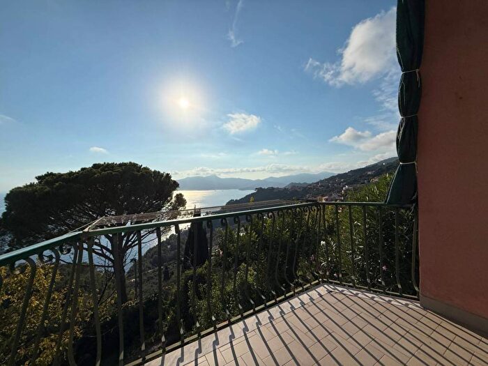 Appartamento quadrilocale in affitto in Via Sant'Andrea di Rovereto, Bacezza Le Grazie Sant'Andrea di Rovereto, Chiavari