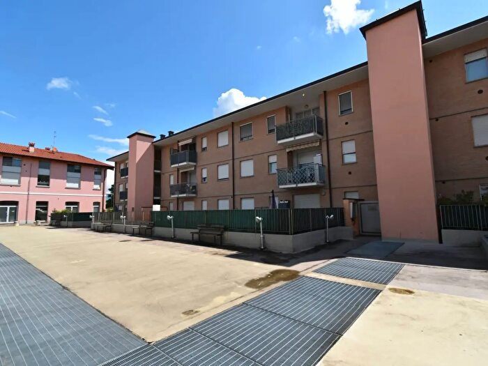 Appartamento bilocale in vendita in Via IV Novembre, Ronco Briantino