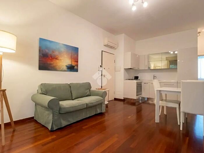 Appartamento trilocale in affitto in Via Luigi Musini, Parma