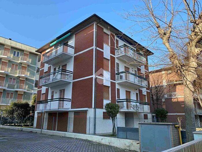 Appartamento trilocale in affitto in Via Etna, Cervia