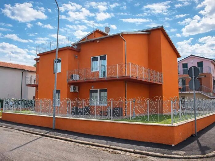 Casa con 12 locali in vendita in Via Bologna, Monte San Vito