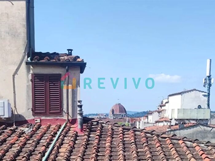 Appartamento con 5 locali in affitto in Firenze