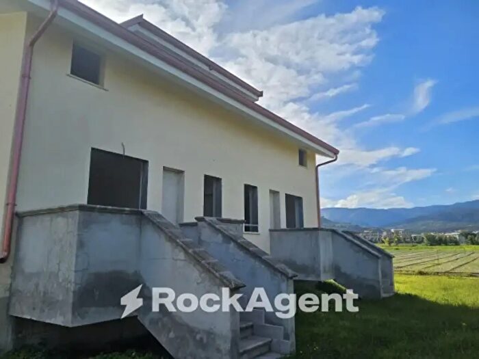 Casa trilocale in vendita in Via degli Aranci Isca Marina, Isca sullo Ionio