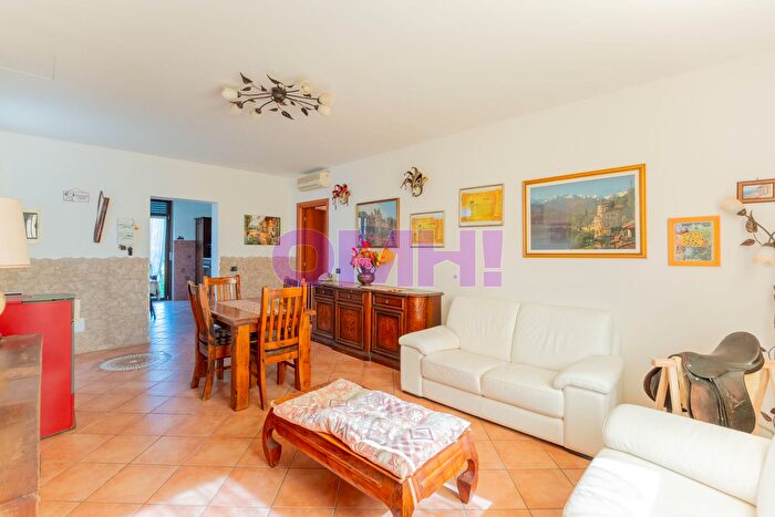 Appartamento trilocale in vendita in Boschina, Gallarate