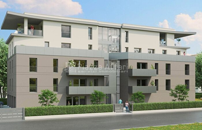 Appartamento trilocale in vendita in Via Emilia allAngelo, Reggio Emilia