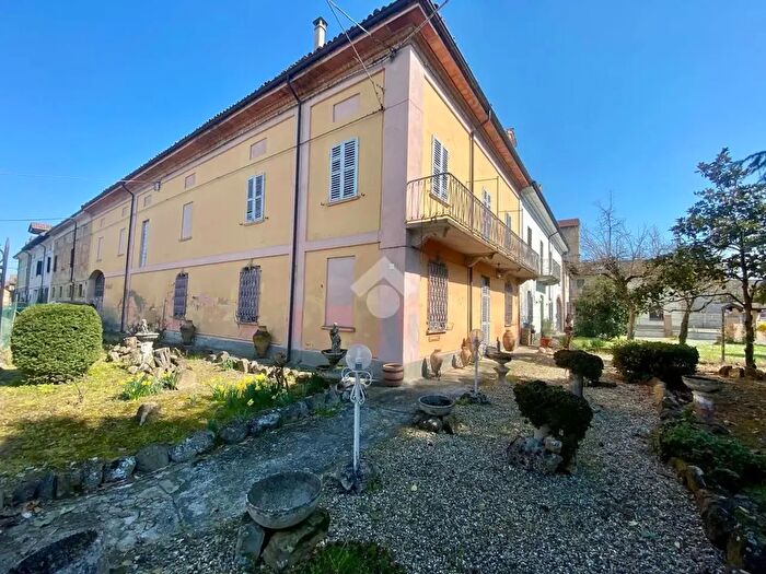 Casa con 7 locali in vendita in Via Giosuè Carducci, Sale