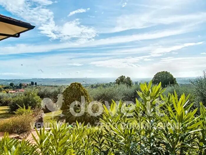 Casa con 6 locali in vendita in Via Sandro Pertini, Lucignano