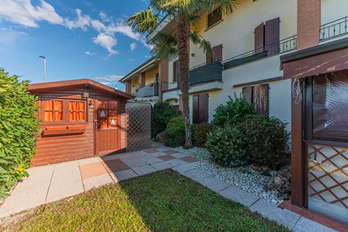 Case in Vendita e in Affitto - 3