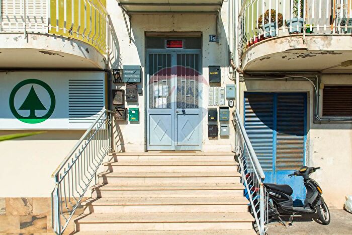 Appartamento trilocale in vendita in Via Monteforte Banco, Calatabiano