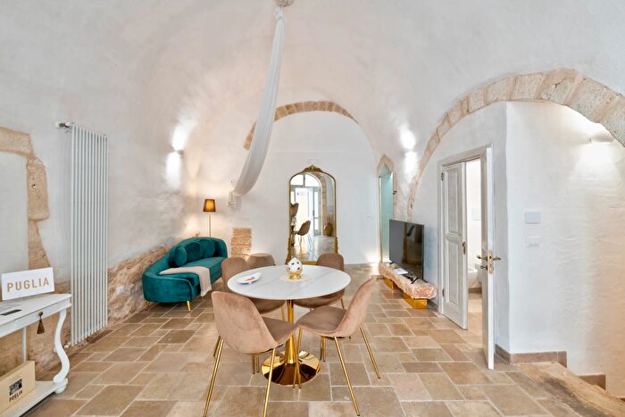 Casa quadrilocale in vendita in Piazza della Libertà, Ostuni