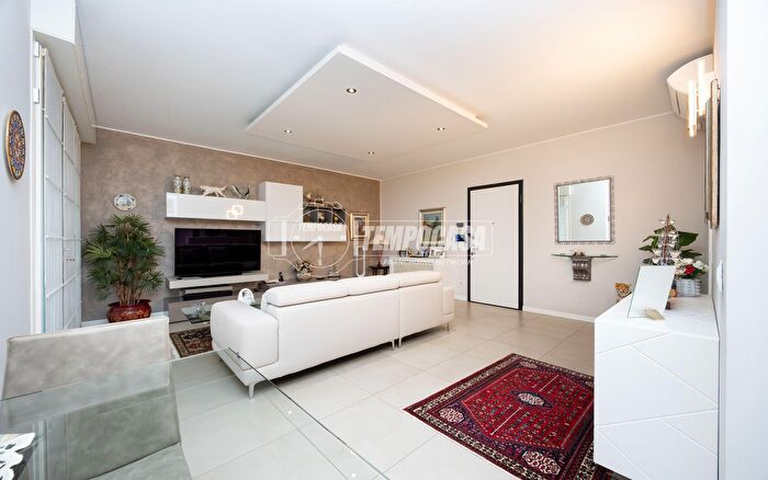 Appartamento quadrilocale in vendita in Via Mincio, Cernusco Sul Naviglio