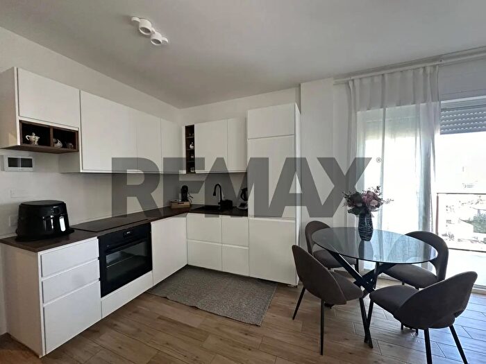 Appartamento trilocale in affitto in Via Roppo, Bari