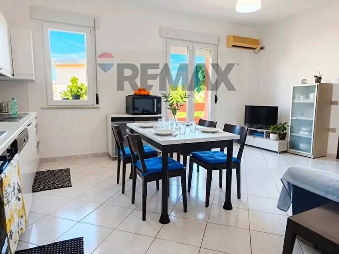 Appartamento trilocale in vendita in Via Rinaldo Loi, Carbonia