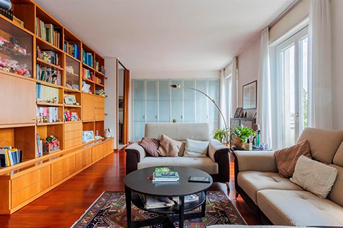 Appartamento con 5 locali in vendita in Piazza Otto Novembre, Milano