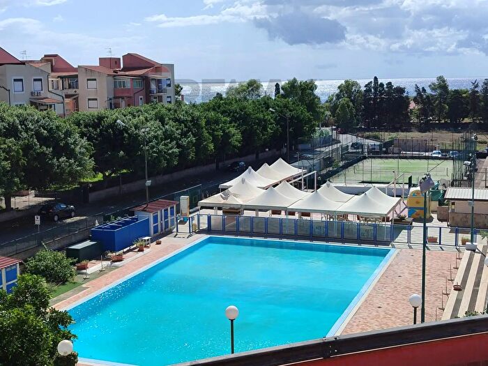 Appartamento bilocale in vendita in Via Pietrenere, Giardini Naxos