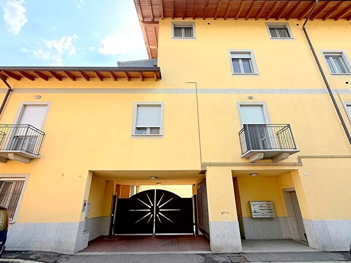 Appartamento trilocale in vendita in Inveruno