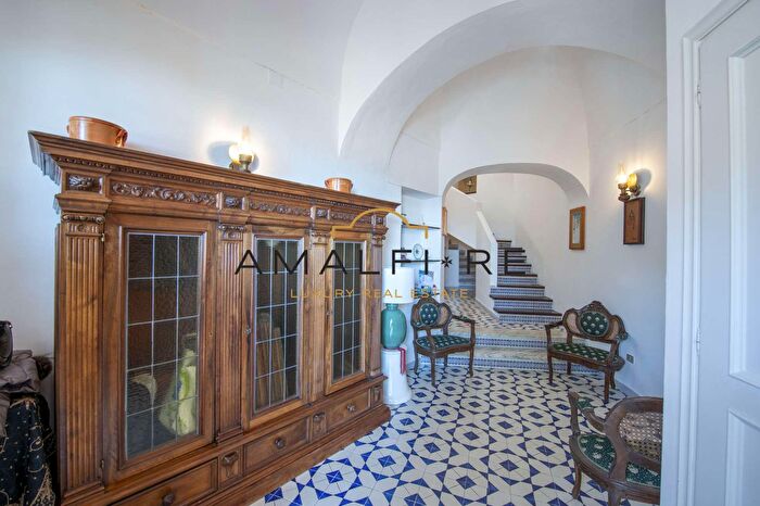 Casa con 8 locali in vendita in Via Capodimuro, Vietri Sul Mare
