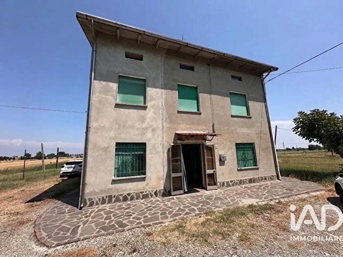 Casa con 10 locali in vendita in Via San Martino Carano, Mirandola