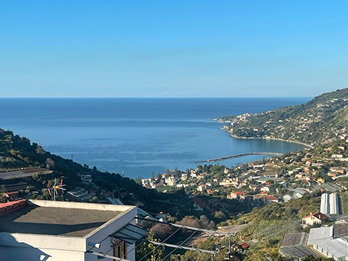 Appartamento quadrilocale in vendita in Vicolo Littardi, Sanremo