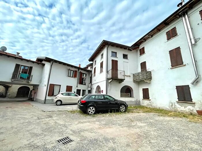 Appartamento trilocale in vendita in Via De Gregori, Pogno