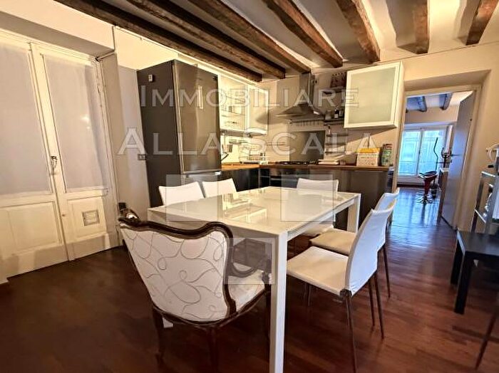 Appartamento trilocale in affitto in Via Amedei, Milano