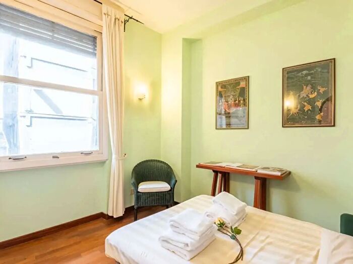 Appartamento monolocale in affitto in Via De' Barbadori, Firenze