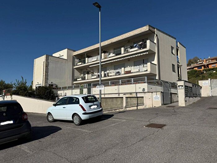 Appartamento bilocale in affitto in Via Campore, Montopoli In Sabina, Montopoli di Sabina