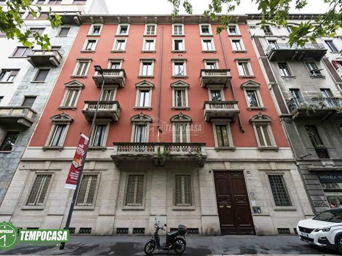 Appartamento trilocale in vendita in Viale Abruzzi, Milano