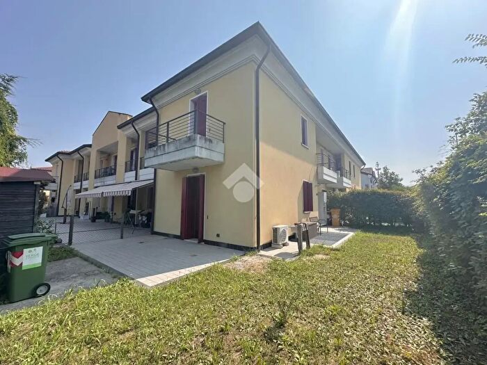 Appartamento trilocale in vendita in Via Don Bosco, Trebaseleghe