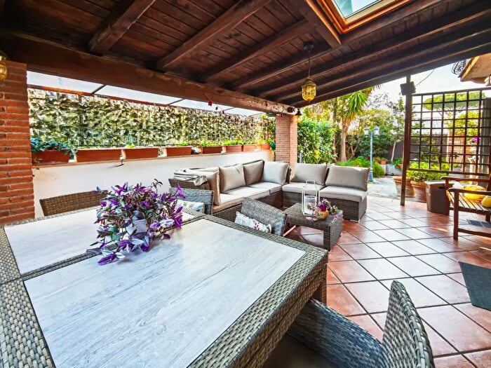 Appartamento con 5 locali in vendita in Via Appia Pignatelli, Roma