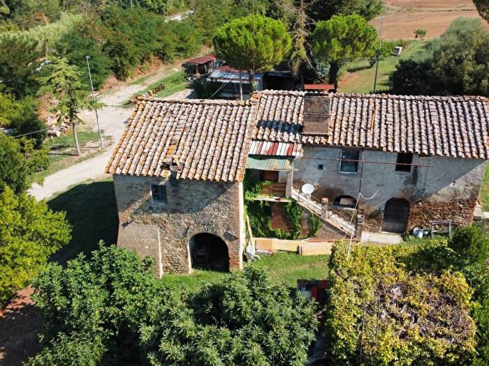 Casa con 6 locali in vendita in Strada Fosso Infernaccio, Montebello, Perugia