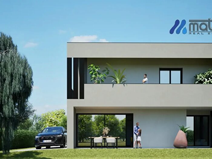 Appartamento con 8 locali in vendita in Via dei Carraresi, Codevigo