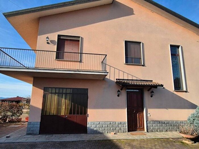 Appartamento con 5 locali in affitto in Via Pochettino, Carmagnola