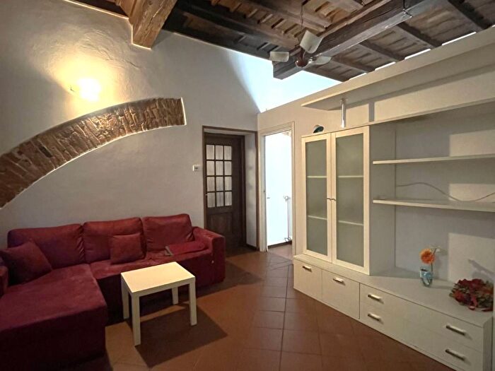 Appartamento bilocale in affitto in Via Filippo Corridoni, Centro Storico, Pavia