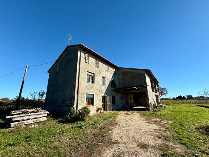 Casa quadrilocale in vendita in Via Blessaglia, Pravisdomini