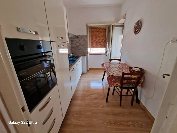 Appartamento trilocale in affitto in Corso Duca di Genova, Roma