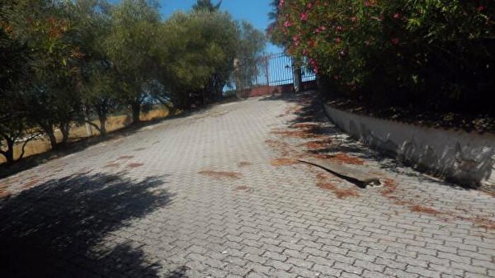 Casa con 6 locali in vendita in Via Torre, Cupramontana