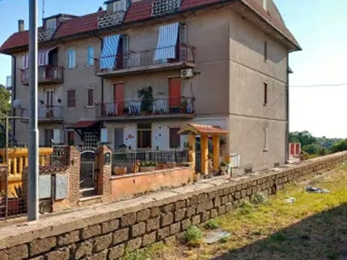 Appartamento quadrilocale in vendita in Via Aldo Moro, Ischia Di Castro