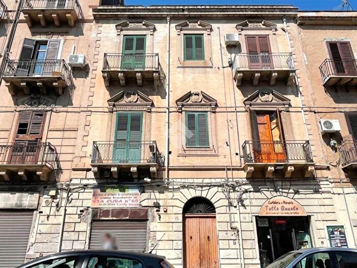 Appartamento trilocale in vendita in Via pindemonte, Calatafimi Bassa Indipendenza, Palermo